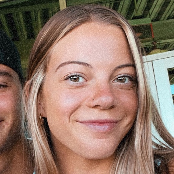 Meet your Posher, Angela - Picture 1 of 1